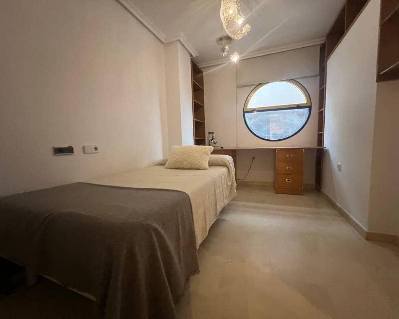 3 sypialnia Apartament do wynajęcia w Torrevieja z garażem - 1 100 € (Ref: 8751772)