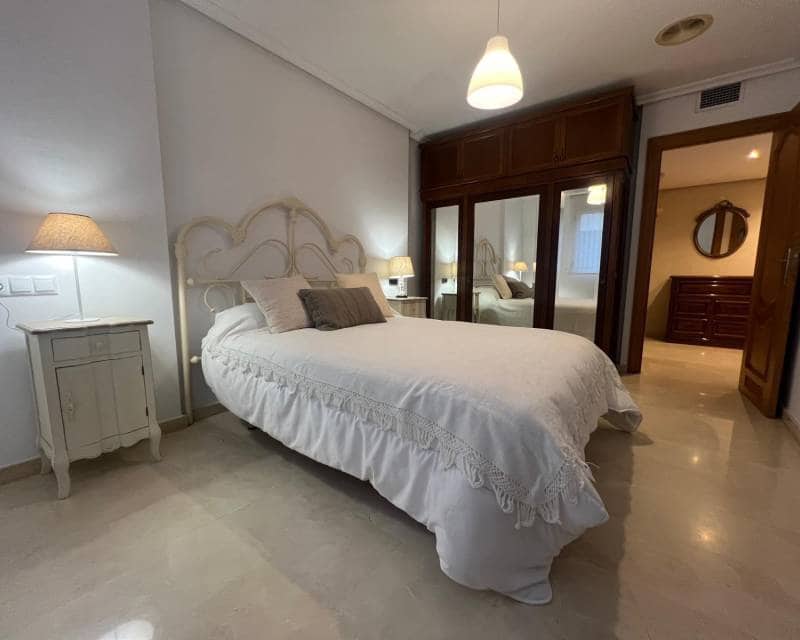 3 sypialnia Apartament do wynajęcia w Torrevieja z garażem - 1 100 € (Ref: 8751772)