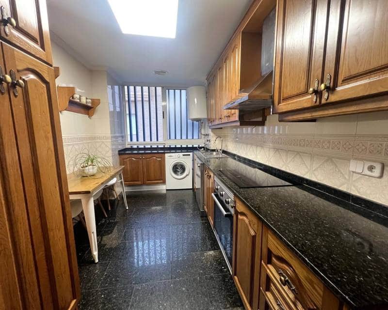 3 sypialnia Apartament do wynajęcia w Torrevieja z garażem - 1 100 € (Ref: 8751772)