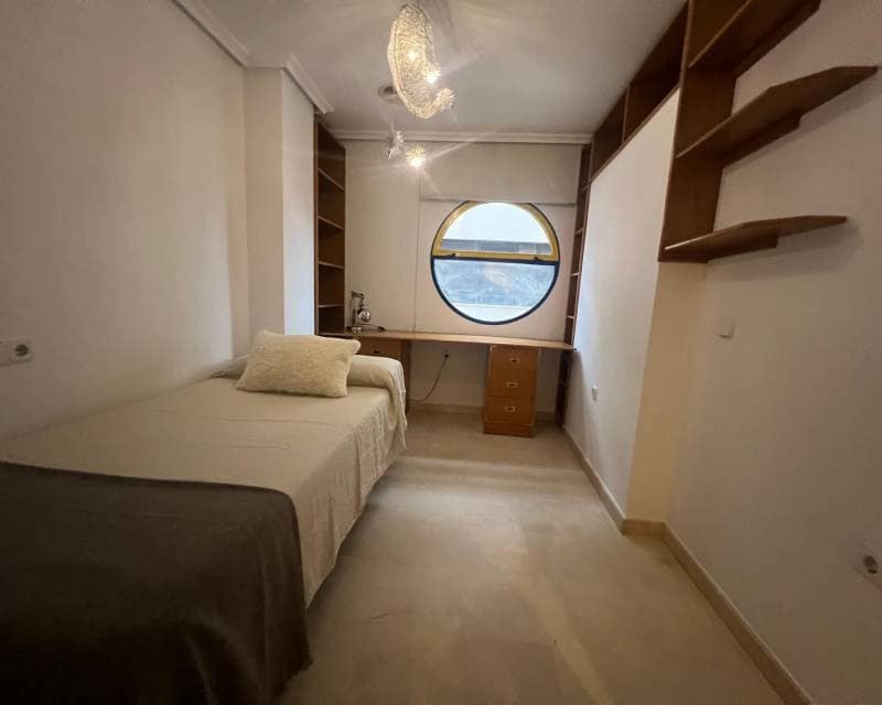 3 sypialnia Apartament do wynajęcia w Torrevieja z garażem - 1 100 € (Ref: 8751772)