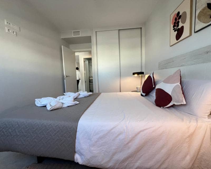 2 soveværelse Lejlighed til leje i Orihuela Costa med swimmingpool garage - € 1.250 (Ref: 8806727)