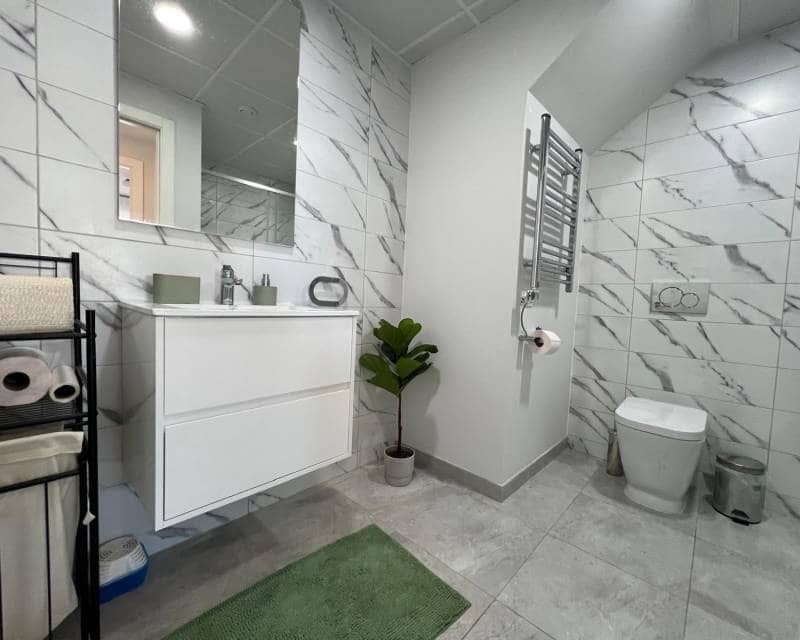 2 soveværelse Lejlighed til leje i Orihuela Costa med swimmingpool garage - € 1.250 (Ref: 8806727)