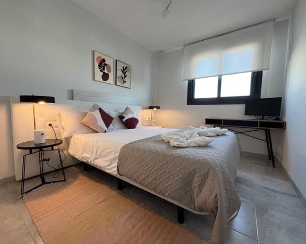 2 soveværelse Lejlighed til leje i Blue Lagoon med swimmingpool garage - € 1.250 (Ref: 8806727)