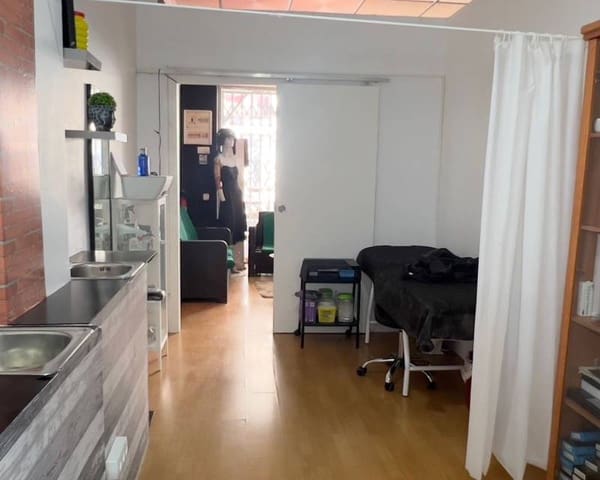 2 slaapkamer Bedrijf te huur in Centro - Muelle Pesquero, Torrevieja - € 18.000 (Ref: 8868465)