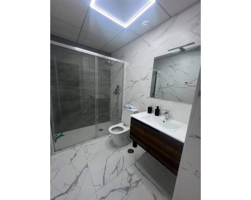 2 sypialnia Apartament do wynajęcia w Torrevieja z basenem - 1 250 € (Ref: 8880875)