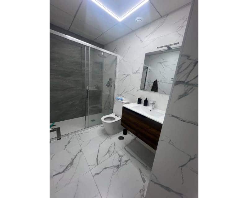 2 sypialnia Apartament do wynajęcia w Torrevieja z basenem - 1 250 € (Ref: 8880875)