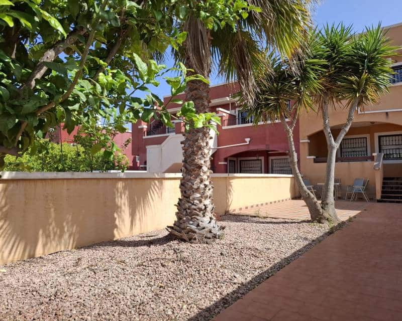 Appartement de 2 chambres à louer à Orihuela Costa avec piscine - 800 € (Ref: 8960967)