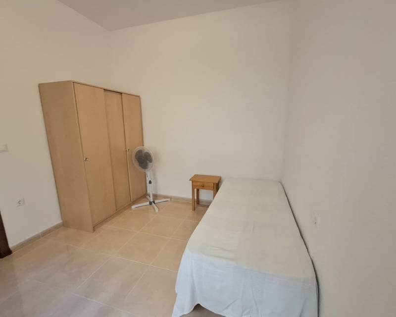 Appartement de 2 chambres à louer à Orihuela Costa avec piscine - 800 € (Ref: 8960967)