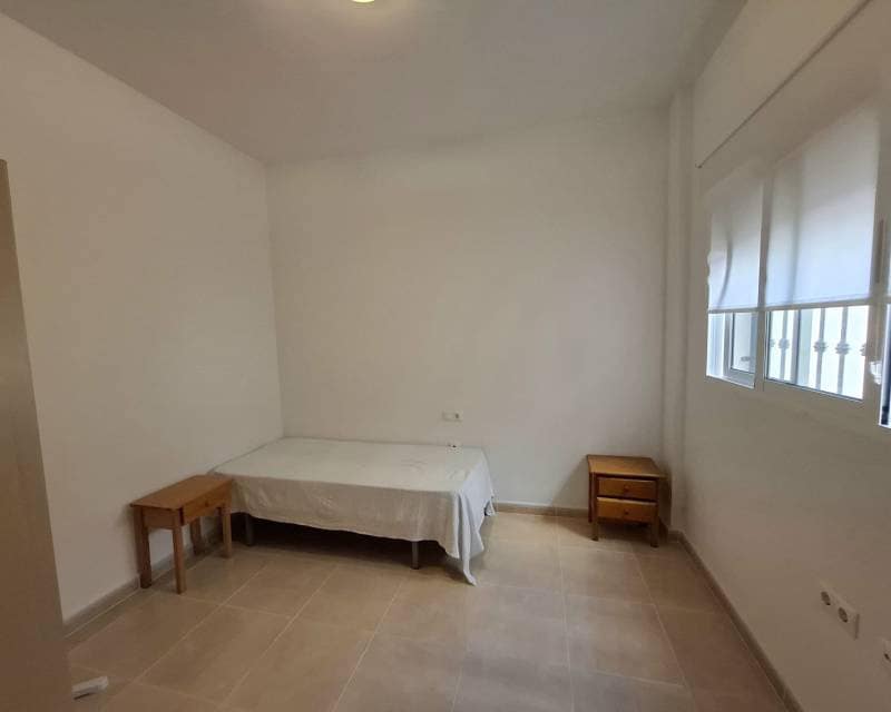 Appartement de 2 chambres à louer à Orihuela Costa avec piscine - 800 € (Ref: 8960967)