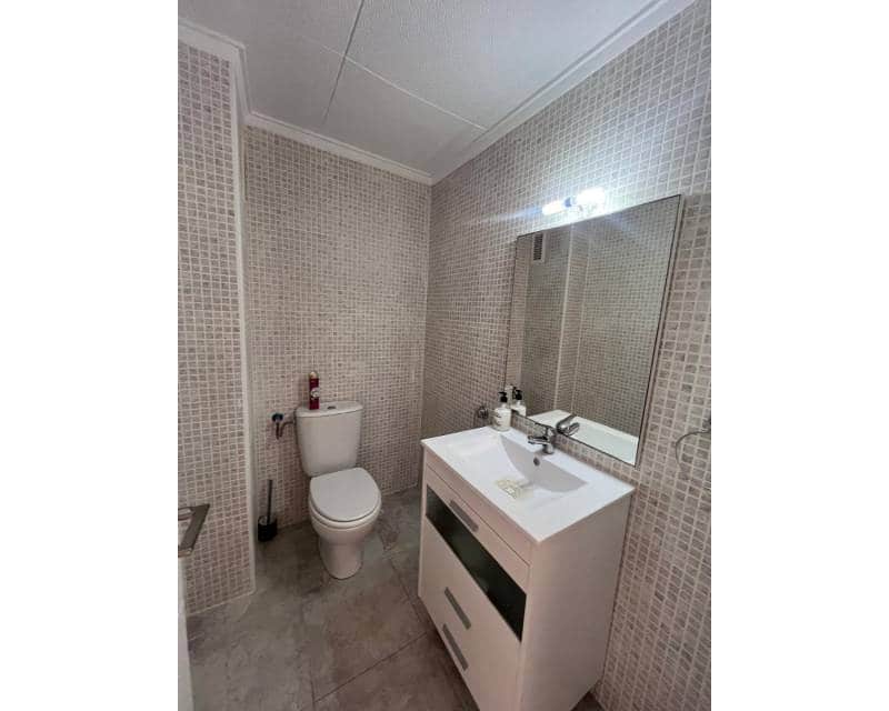 2 quarto Apartamento para arrendar em Torrevieja com piscina - 1 200 € (Ref: 8971608)