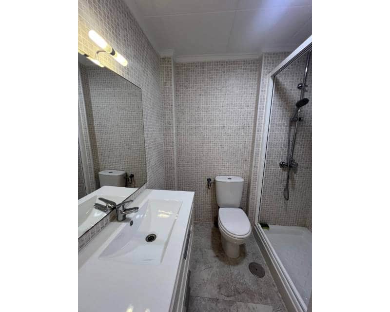 2 quarto Apartamento para arrendar em Torrevieja com piscina - 1 200 € (Ref: 8971608)