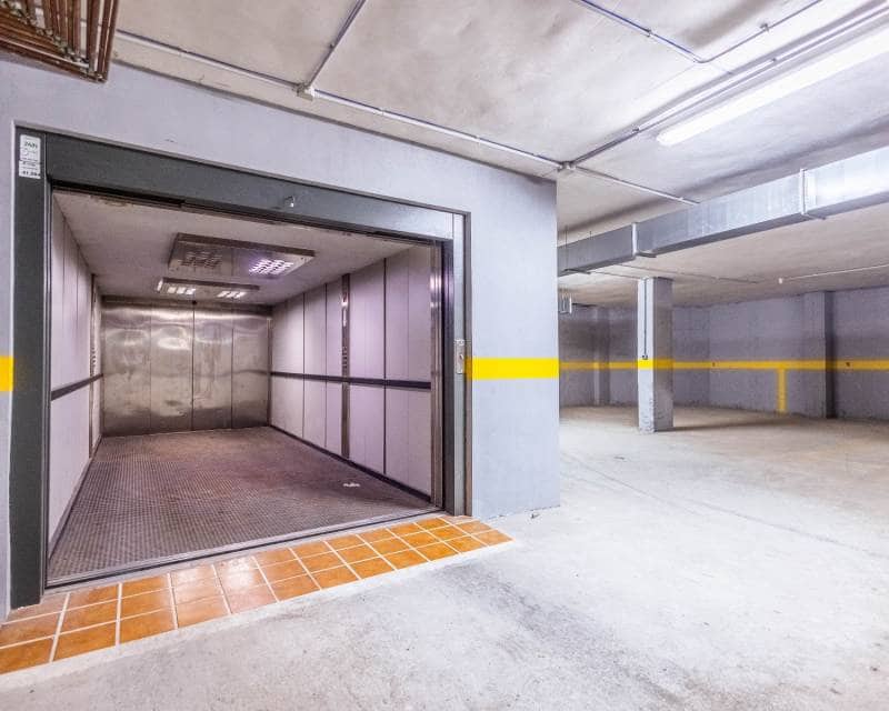 Appartement de 2 chambres à louer à Torrevieja avec garage - 800 € (Ref: 8989968)