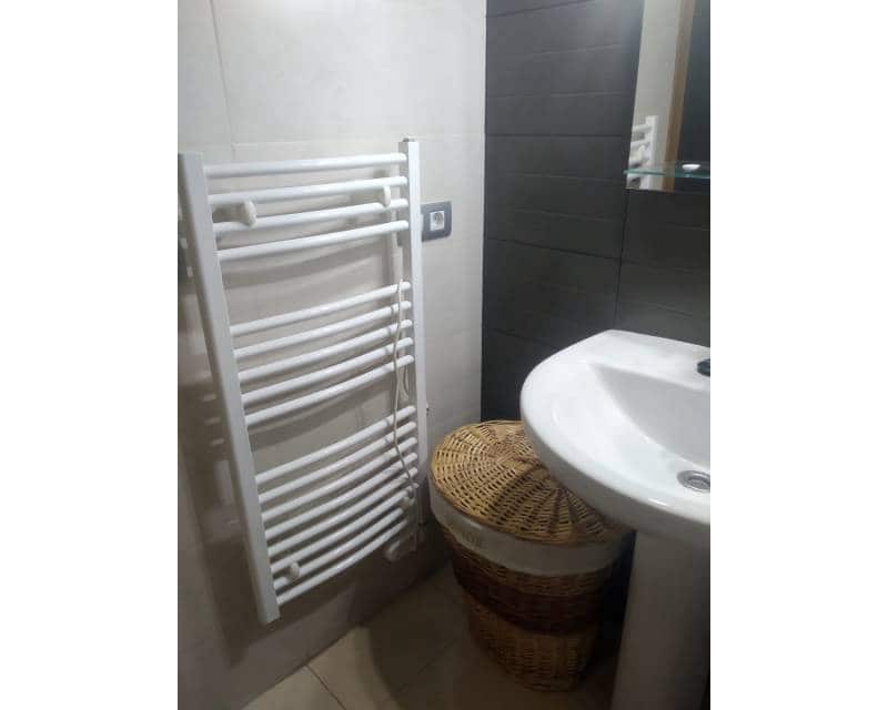 Appartement de 2 chambres à louer à Torrevieja avec garage - 800 € (Ref: 8989968)
