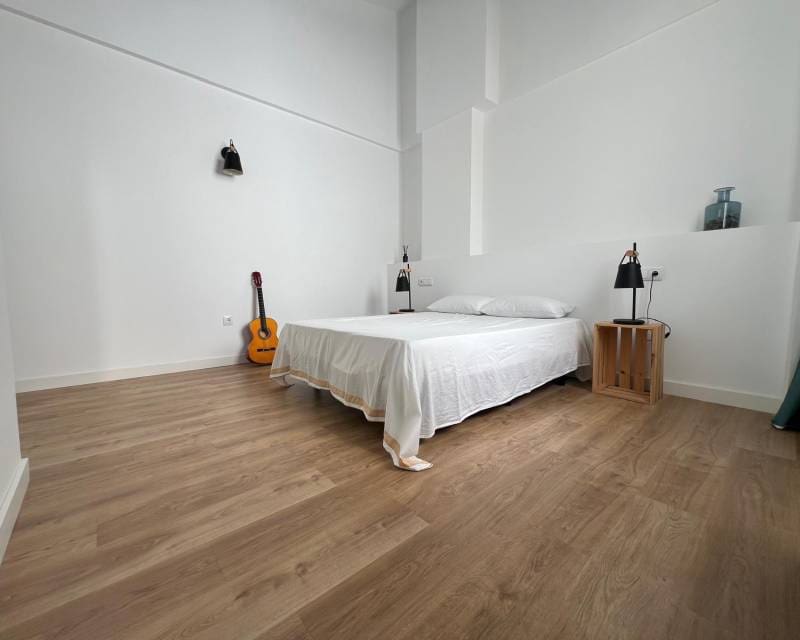 1 slaapkamer Studio te huur in Alicante stad - € 1.150 (Ref: 8998105)