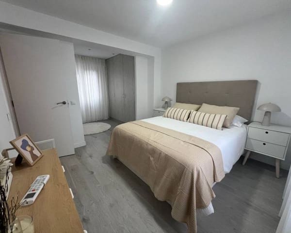 2 slaapkamer Appartement te koop in Centro - Muelle Pesquero, Torrevieja - € 250.000 (Ref: 9025207)