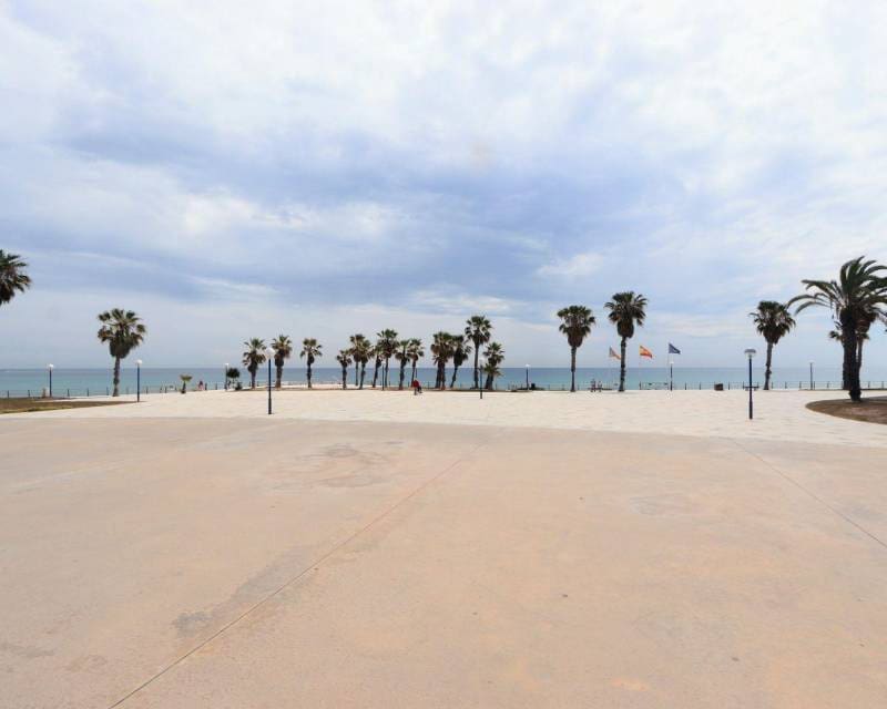 3 bedroom Apartment for sale in Torrevieja with pool - € 340,000 (Ref: 9041390)