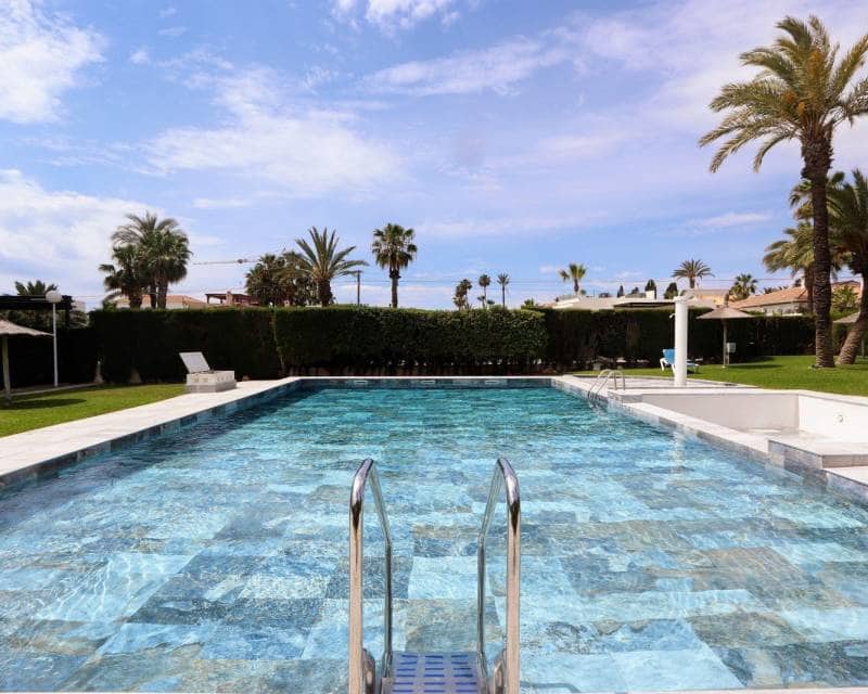 3 bedroom Apartment for sale in Torrevieja with pool - € 340,000 (Ref: 9041390)