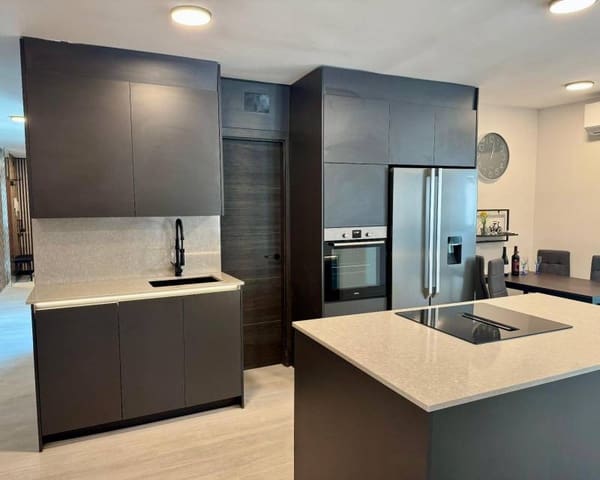 3 makuuhuone Kattohuoneisto myytävänä paikassa Centro - Muelle Pesquero, Torrevieja - 357 000 € (Ref: 9076835)