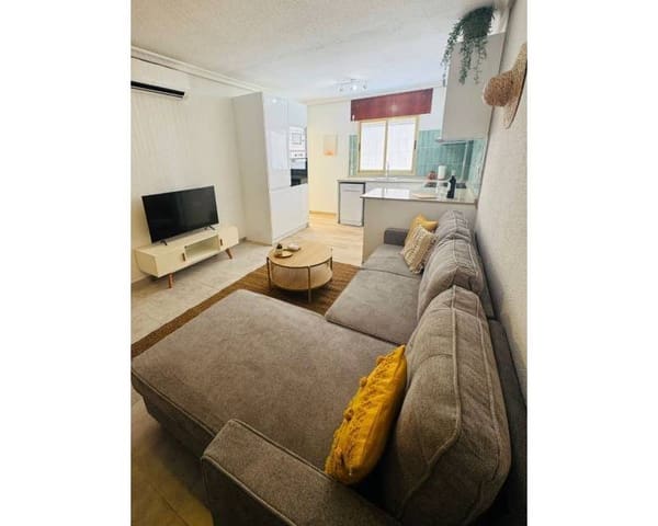 2 soveværelse Lejlighed til leje i Playa del Acequión, Torrevieja - € 850 (Ref: 9105861)