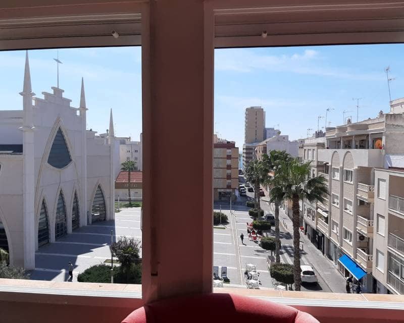 2 soverom Leilighet til leie i Torrevieja - € 750 (Ref: 9107992)