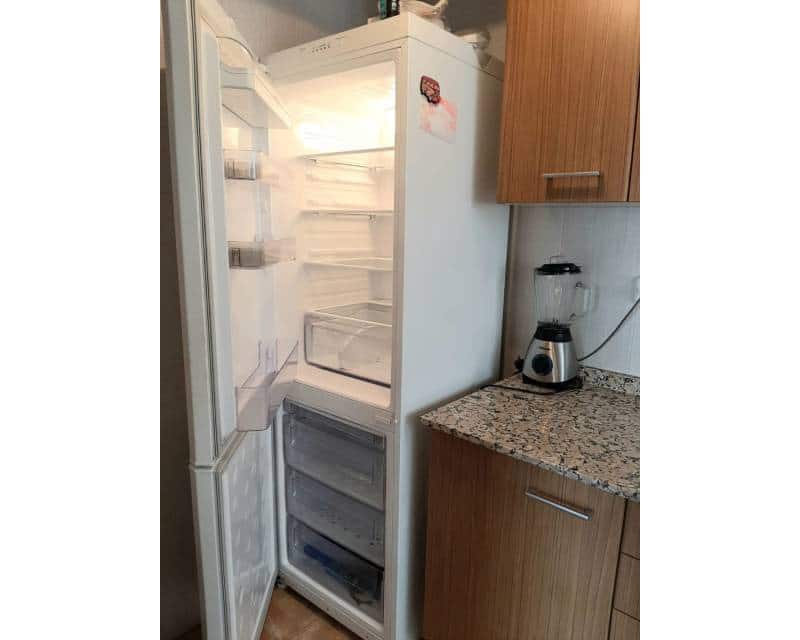 2 soverom Leilighet til leie i Torrevieja - € 750 (Ref: 9107992)