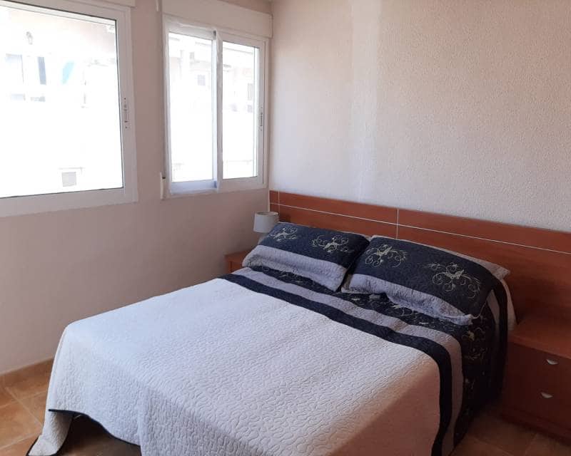 2 soverom Leilighet til leie i Torrevieja - € 750 (Ref: 9107992)