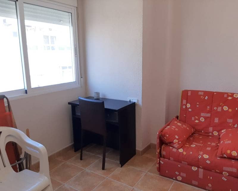 2 soverom Leilighet til leie i Torrevieja - € 750 (Ref: 9107992)