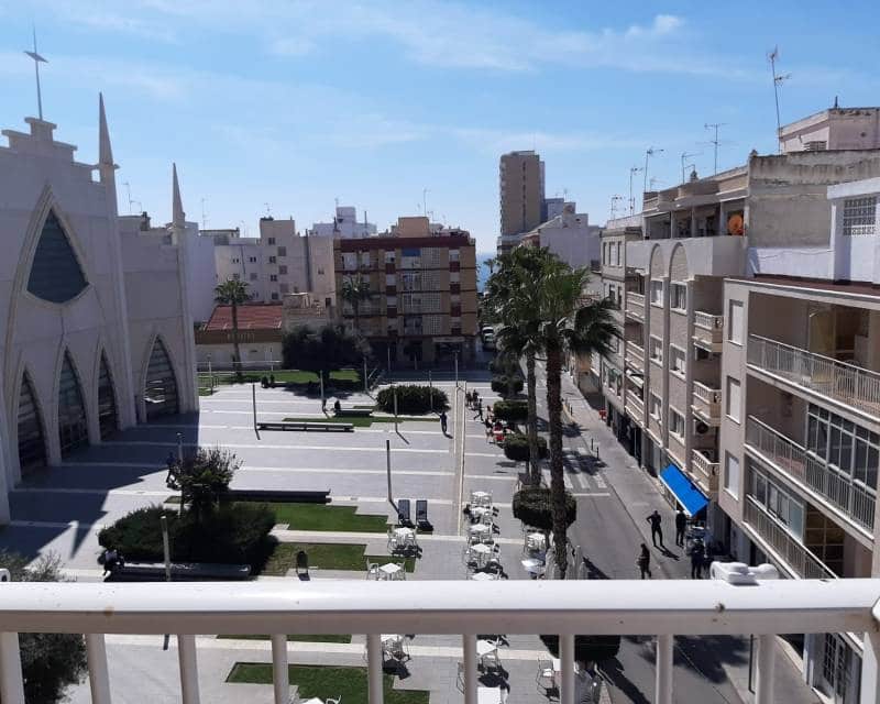 2 soverom Leilighet til leie i Torrevieja - € 750 (Ref: 9107992)