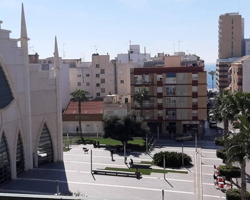 2 soverom Leilighet til leie i Torrevieja - € 750 (Ref: 9107992)