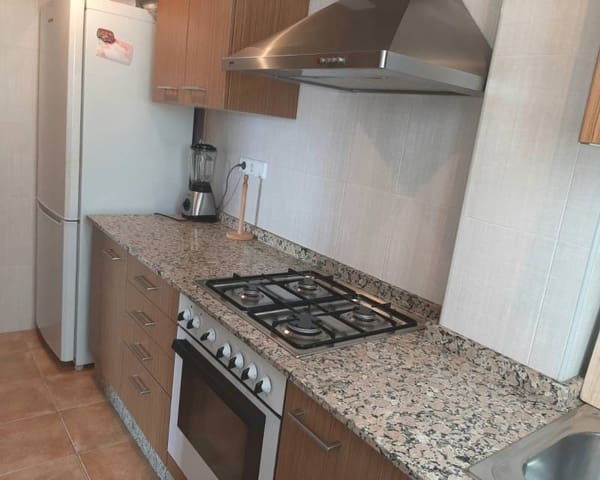 2 slaapkamer Appartement te huur in Las Piscinas Naturales, Torrevieja - € 750 (Ref: 9107992)