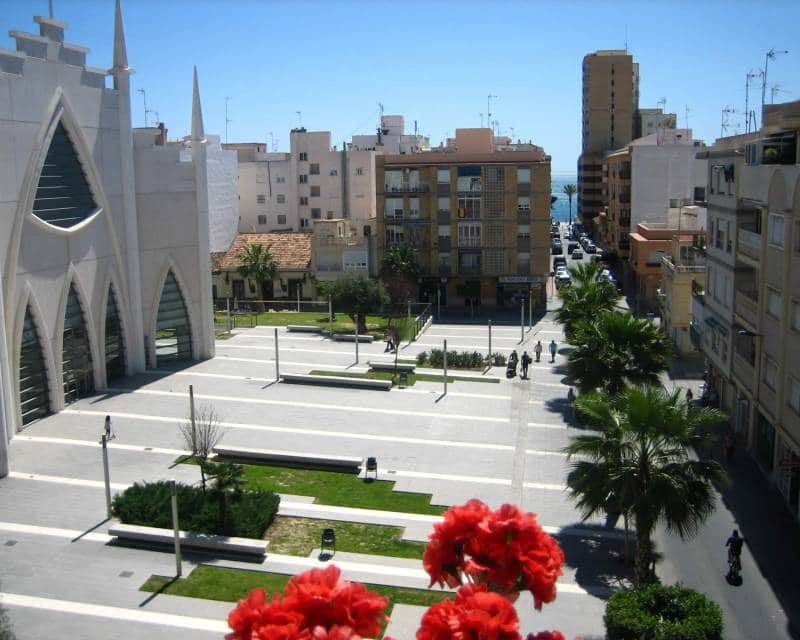 2 soverom Leilighet til leie i Torrevieja - € 750 (Ref: 9107992)