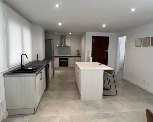 Apartamento de 3 habitaciones en Centro - Muelle Pesquero, Torrevieja en alquiler - 1.300 € (Ref: 9110812)