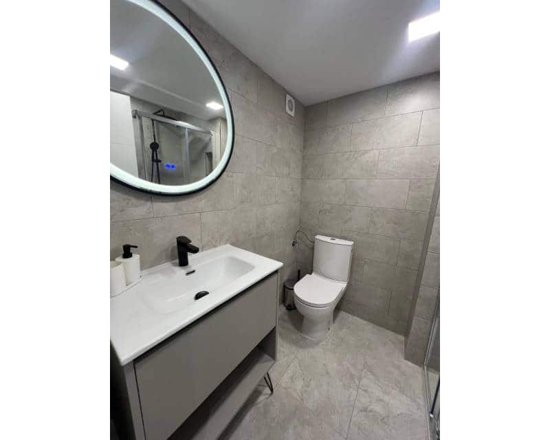 Apartamento de 3 habitaciones en Torrevieja en alquiler - 1.300 € (Ref: 9110812)