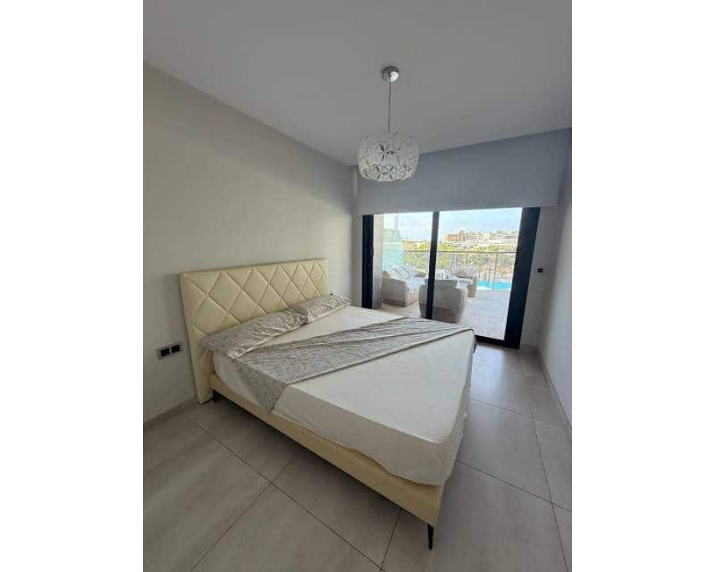 3 quarto Apartamento para arrendar em Benidorm com piscina garagem - 2 500 € (Ref: 9129091)