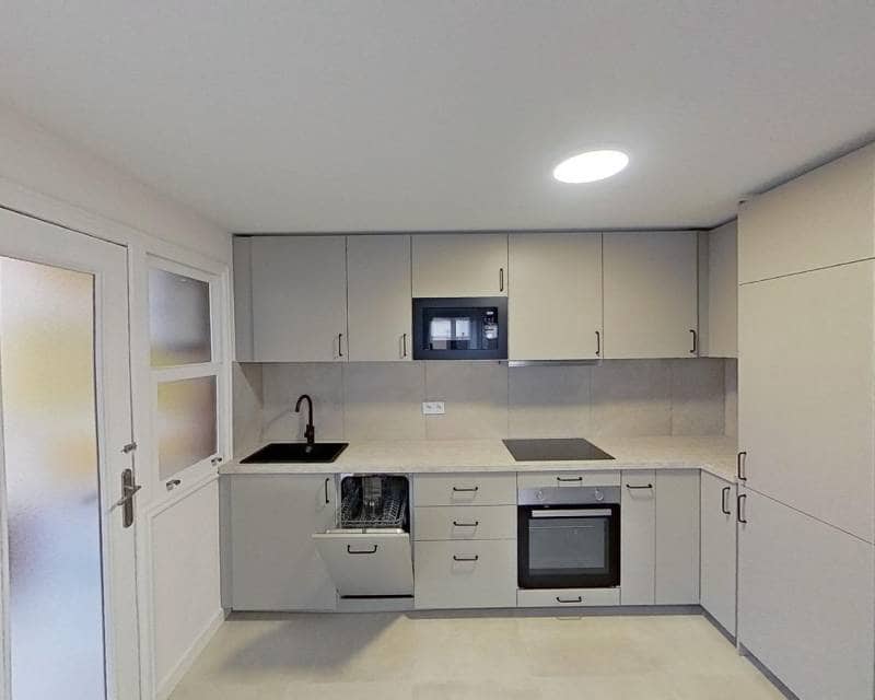 3 soverom Strandleiligheter til salgs i Torrevieja med svømmebasseng - € 235 000 (Ref: 9189933)