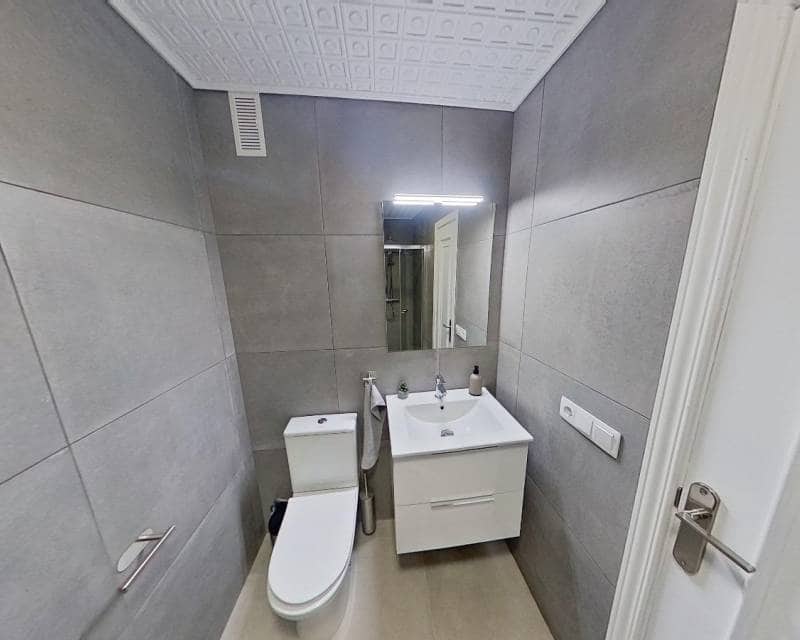 3 soverom Strandleiligheter til salgs i Torrevieja med svømmebasseng - € 235 000 (Ref: 9189933)