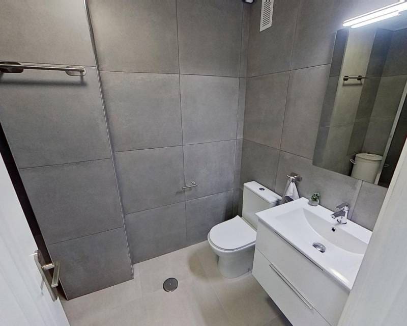 3 soverom Strandleiligheter til salgs i Torrevieja med svømmebasseng - € 235 000 (Ref: 9189933)