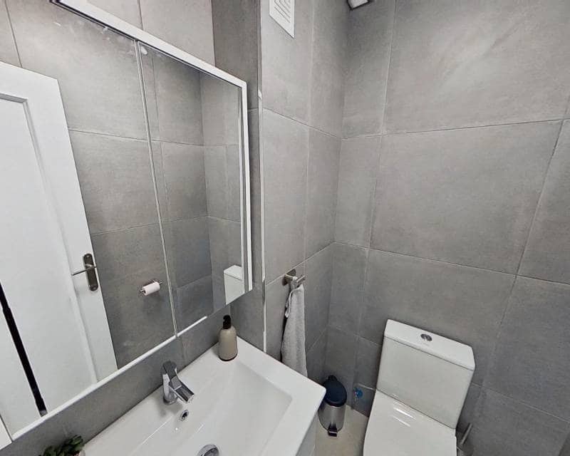 3 soverom Strandleiligheter til salgs i Torrevieja med svømmebasseng - € 235 000 (Ref: 9189933)