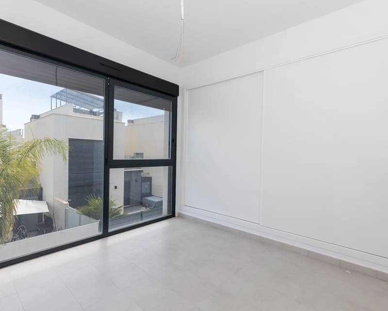 3 sovrum Villa till salu i Orihuela Costa med pool - 319 000 € (Ref: 9190388)