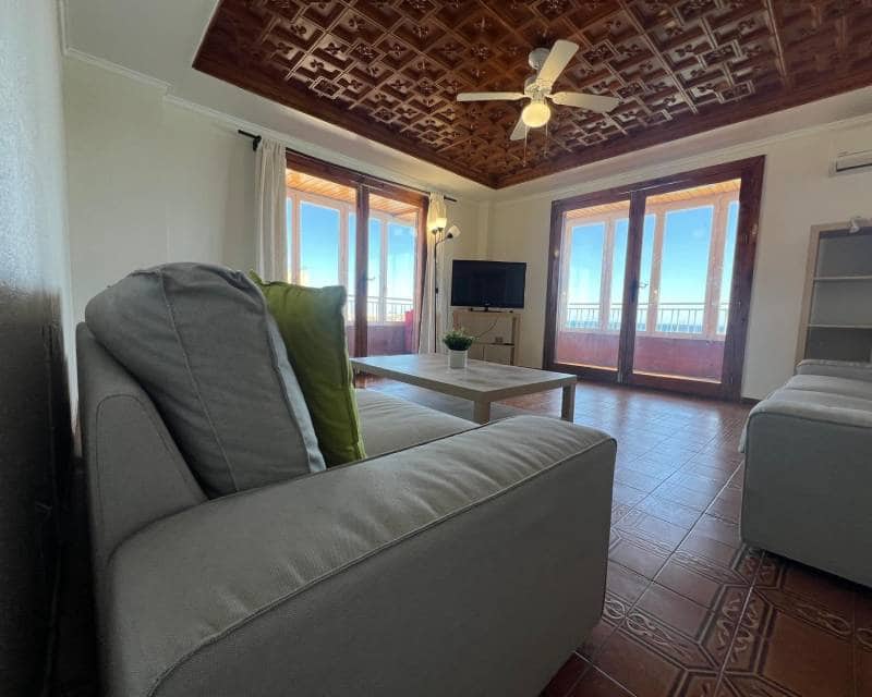 3 soverom Strandleiligheter til salgs i Torrevieja med svømmebasseng garasje - € 1 250 (Ref: 9203475)