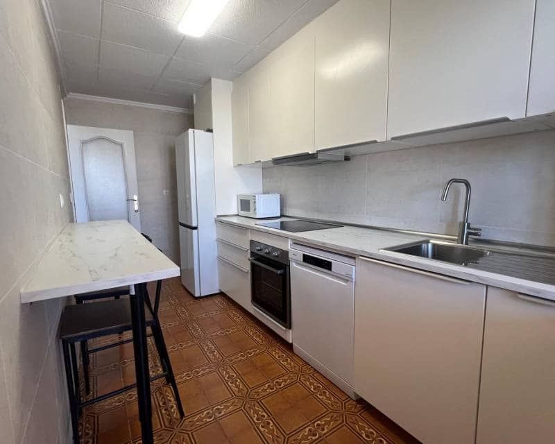 3 soverom Strandleiligheter til salgs i Torrevieja med svømmebasseng garasje - € 1 250 (Ref: 9203475)