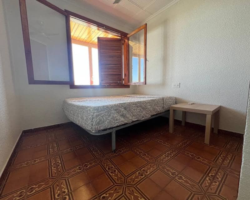 3 soverom Strandleiligheter til salgs i Torrevieja med svømmebasseng garasje - € 1 250 (Ref: 9203475)