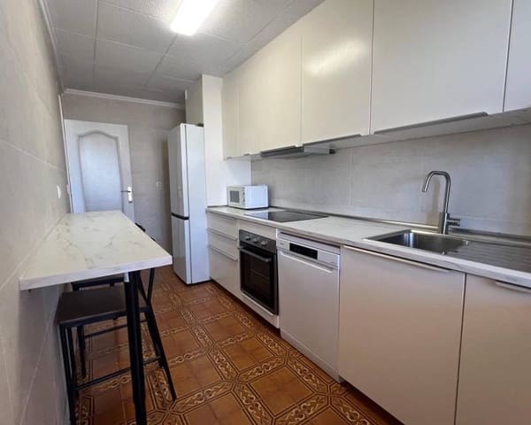 3 camera da letto Appartamento sulla Spiaggia da affitare come casa vacanza in Torrevieja con piscina garage - 1.250 € (Rif: 9203475)