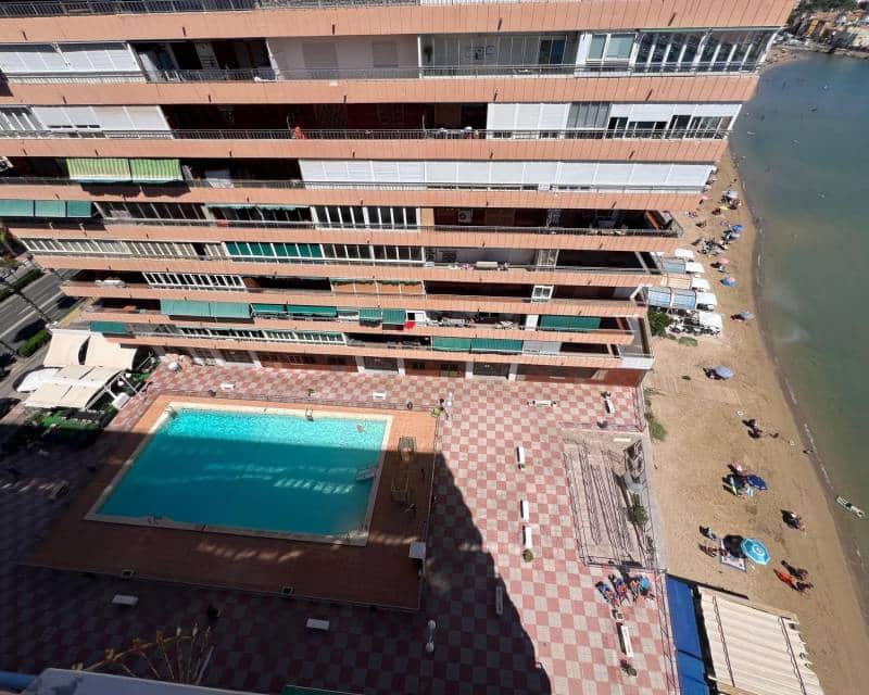 3 soverom Strandleiligheter til salgs i Torrevieja med svømmebasseng garasje - € 1 250 (Ref: 9203475)