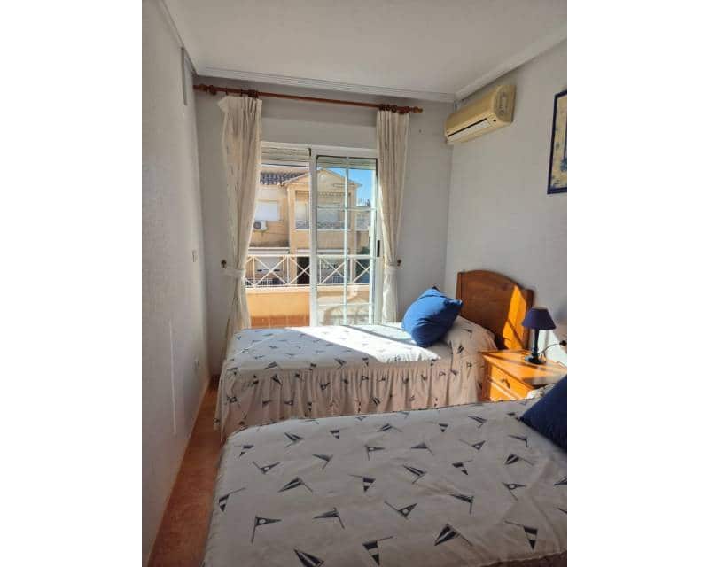 2 soveværelse Villa til leje i Torrevieja med swimmingpool garage - € 900 (Ref: 9207767)