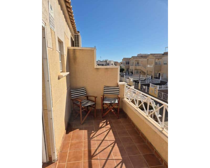 2 soveværelse Villa til leje i Torrevieja med swimmingpool garage - € 900 (Ref: 9207767)
