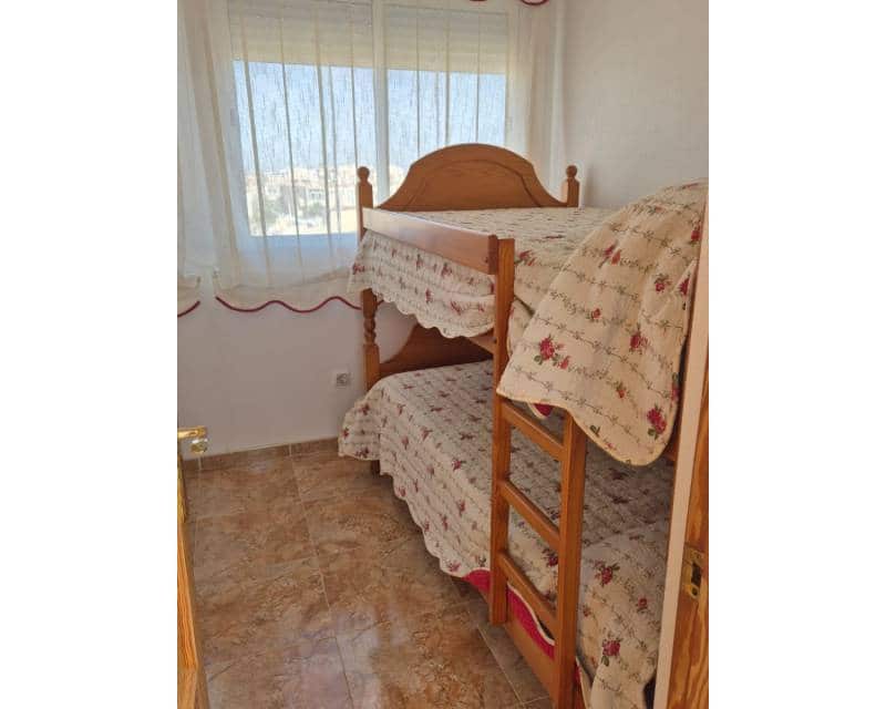 2 soveværelse Villa til leje i Torrevieja med swimmingpool garage - € 900 (Ref: 9207767)