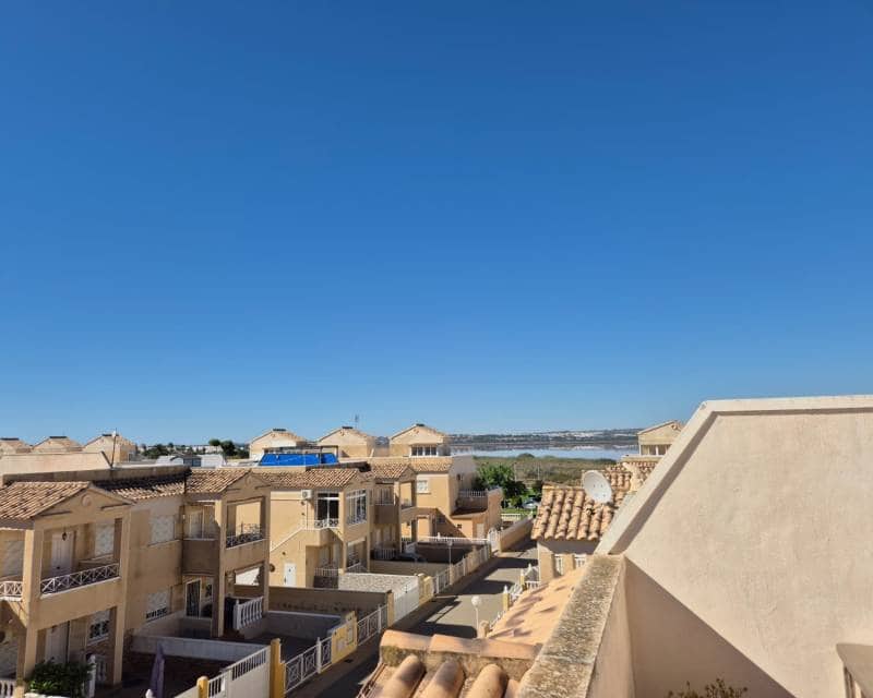 2 soveværelse Villa til leje i Torrevieja med swimmingpool garage - € 900 (Ref: 9207767)