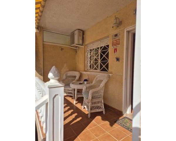 2 makuuhuone Huvila vuokrattavana paikassa Torrevieja mukana uima-altaan 
autotalli - 900 € (Ref: 9207767)