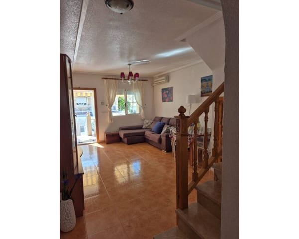 2 makuuhuone Huvila vuokrattavana paikassa Torrevieja mukana uima-altaan 
autotalli - 900 € (Ref: 9207767)